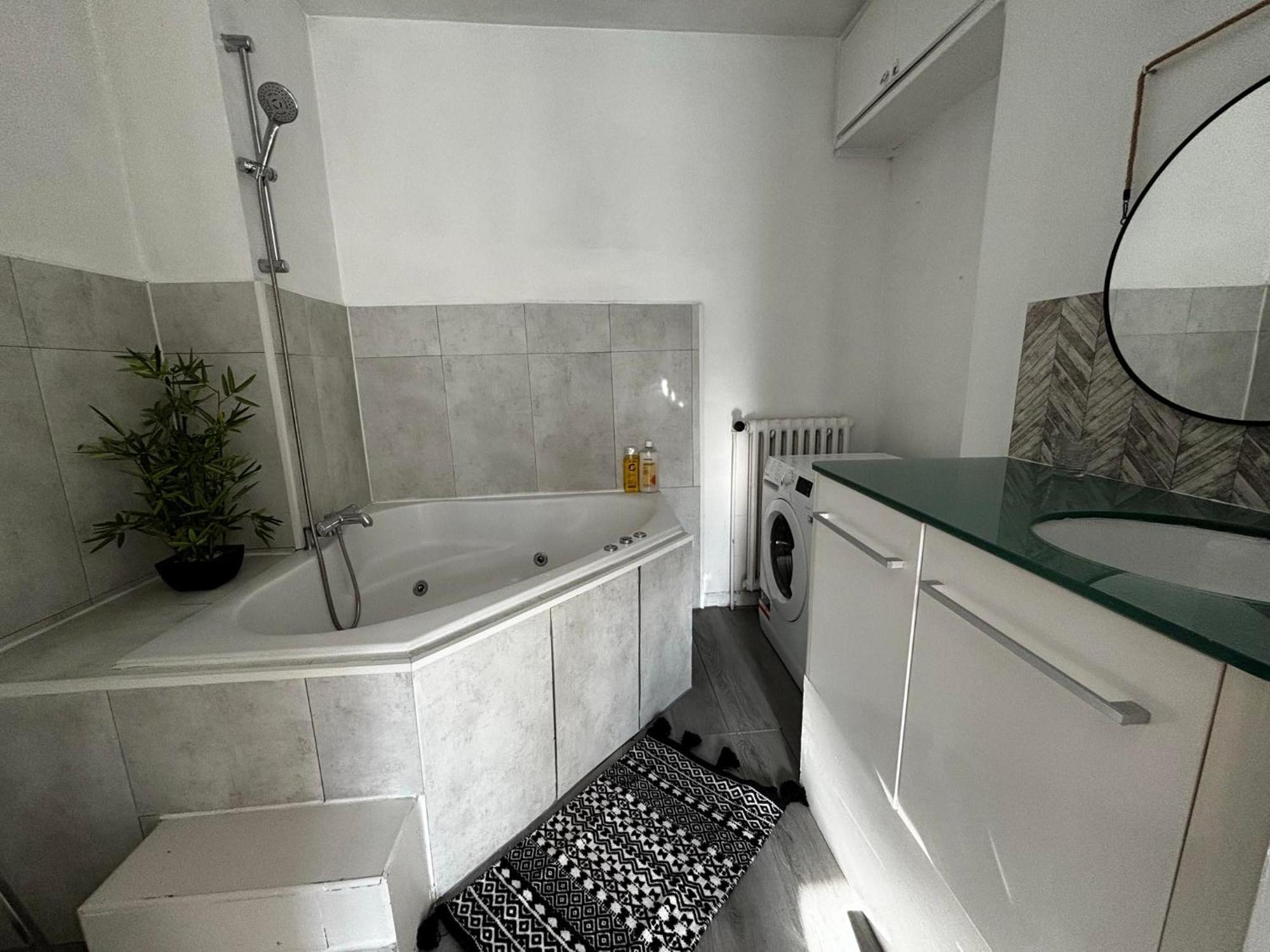 Appartement Hypercentre A 2 Min Du Lac Annecy Exterior foto